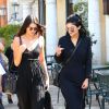 Kendall et Kylie Jenner quittent le restaurant Sugarfish Sushi. Calabasas, le 9 août 2014.