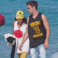 L'actrice Michelle Rodriguez et Zac Efron sont avec des amis en vacances à Ibiza, le 2 août 2014.