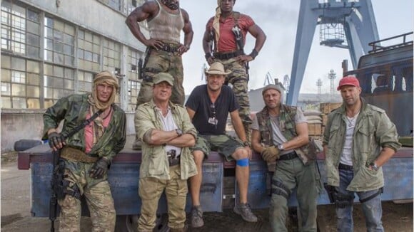 Stallone, Statham, Gibson, Snipes... Les Expendables prêts à tout exploser !