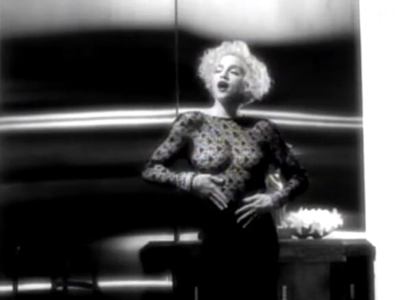 Madonna dans le clip de son tube "Vogue", sorti en 1990.