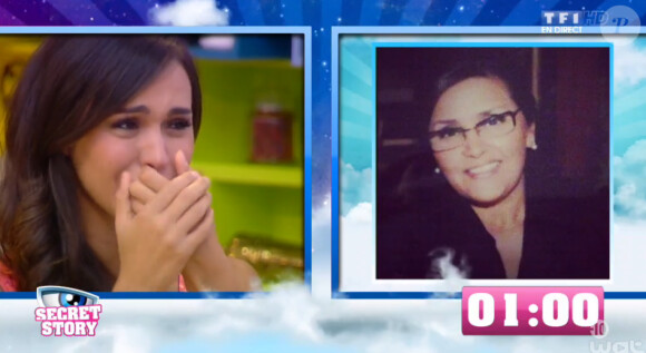 Grâce à Jessica, Leïla obtient le droit de parler avec sa mère au téléphone - Prime de Secret Story 8 sur TF1. Le 15 août 2014.