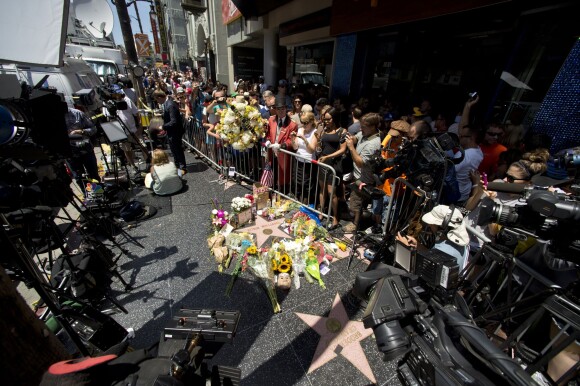 Hommages à Robin Williams sur son étoile du Walk of Fame à Los Angeles le 12 août 2014