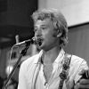 Archives - Le jeune Johnny Hallyday sur scène lors d'un concert pour Radio Luxembourg.