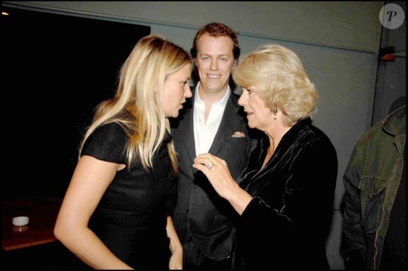 Sara Parker Bowles, son mari Tom et le duchesse Camilla le 12 octobre 2006 lors du lancement du livre de Tom Parker Bowles The Year of Eating Dangerously.
