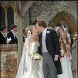  Sara Buys et Tom Parker Bowles, fils de la duchesse Camilla, lors de leur mariage le 10 septembre 2005 à Henley on Thames. 