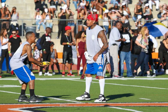 Chris Brown et Bow Wow lors d'un match de flag flootball caritatif au Jack Kemp Stadium. Los Angeles, le 16 août 2014.
