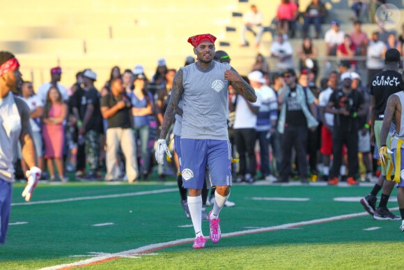Chris Brown lors d'un match de flag flootball caritatif au Jack Kemp Stadium. Los Angeles, le 16 août 2014.