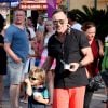 David Furnish et Zachary Furnish-John - Elton John, son compagnon David Furnish et leurs fils Elijah et Zachary se promènent dans les rues à Saint-Tropez, le 19 août 2014