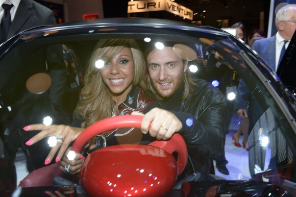 Cathy et David Guetta le 27 septembre 2012 à Paris lors de la présentation de la Renault Twizy by Cathy & David Guetta au Mondial de l'auto 2012