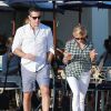 Reese Witherspoon, son mari Jim Toth et son fils Deacon au Jonathan Club à Santa Monica, le 6 août 2014. 