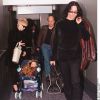 Michael Hutchence et Paula Yates avec leur fille Tiger Lily à Londres, le 12 février 1997.