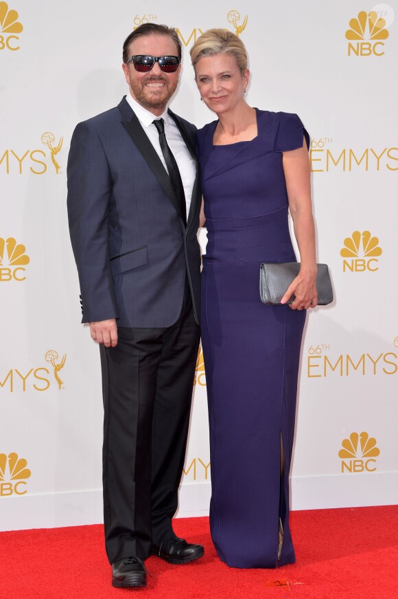 Ricky Gervais et Jane Fallon lors des 66e Annual Primetime Emmy Awards au Nokia Theatre de Los Angeles, le 25 août 2014.