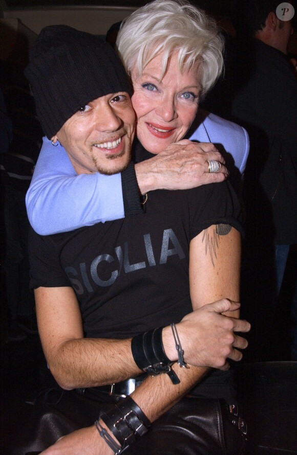 Pascal Obispo et Line Renaud associés depuis de nombreuses années pour la lutte contre le sida. Ici à Paris, le 27 février 2003.