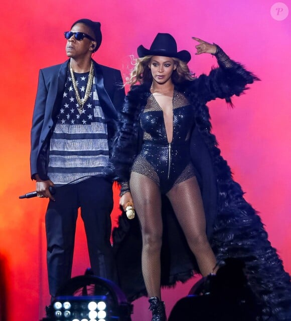 Beyonce Knowles et Jay-Z en concert dans le cadre de leur "On The Run Tour" à Houston, le 18 juillet 2014. 