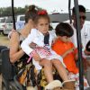 Jennifer Lopez et ses enfants Max et Emme à Bridgehampton, le 31 août 2014.
