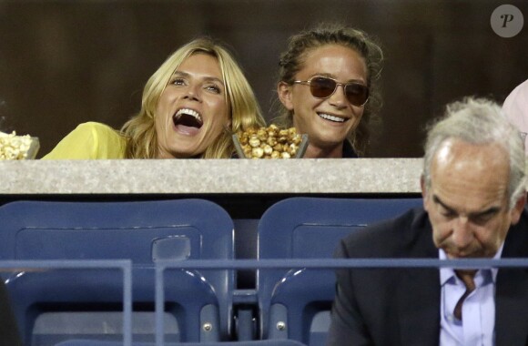 Mary-Kate Olsen et Heidi Klum lors du match Victoria Azarenka contre Aleksandra Krunic à New York le 1er septembre 2014. 