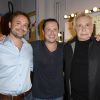 Michel Sardou et ses fils Romain et Davy au Théâtre Rive-Gauche, après une représentation de la pièce "Georges et Georges", à Paris, le 2 septembre 2014.