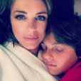  Elizabeth Hurley aime tout particuli&egrave;rement publier des selfies avec son fils Damian sur Instagram. 