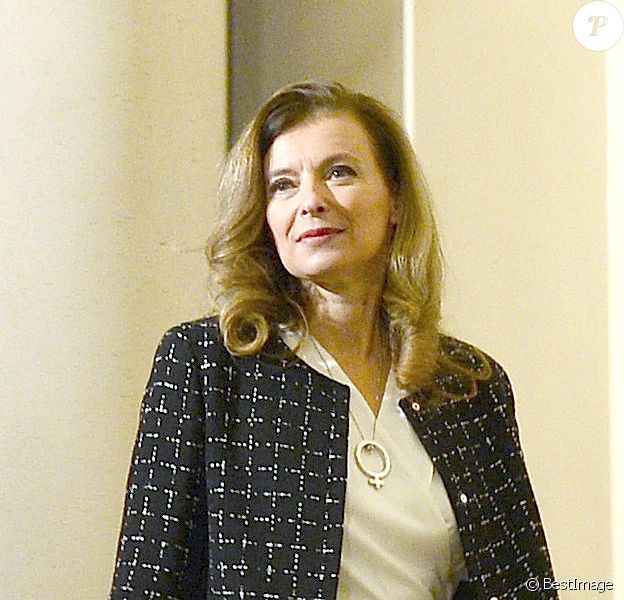 Valérie Trierweiler assiste à la conférence de mobilisation contre les violences faites aux femmes en Afrique au Musée d' Orsay à Paris le 6 décembre 2013.