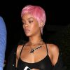 Rihanna ose les cheveux couleur rose !