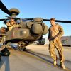 Le prince Harry en Afghanistan fin 2012, en tant que copilote-artilleur d'hélicoptère Apache détaché à Camp Bastion, dans la province du Helmand.