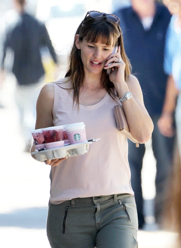 Jennifer Garner se rend au Starbucks à Brentwood, le 9 septembre 2014.