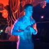 Nick Jonas montre ses abdos dans un club gay, septembre 2014