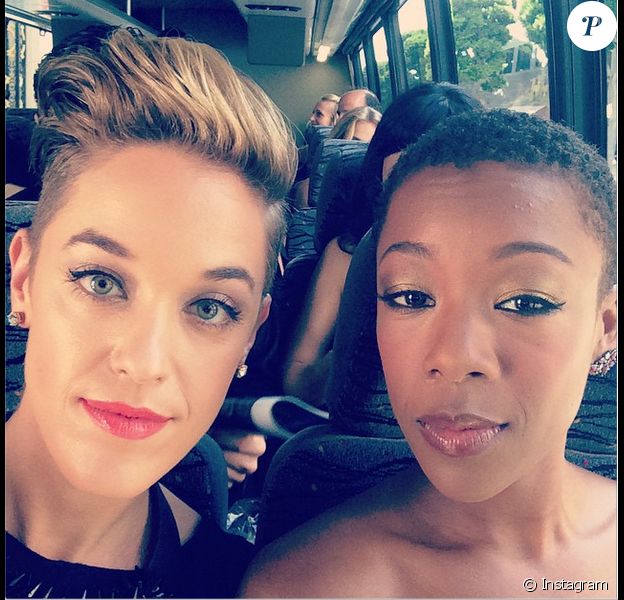 Lauren Morelli et Samira Wiley, respectivement scénariste et actrice d'Orange Is The New Black, sont en couple. Photo Instagram, août 2014, à l'occasion des Emmy Awards.