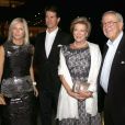 Le roi Constantin de Grèce et la reine Anne-Marie avec leur fils  le prince Pavlos et son épouse la princesse Marie-Chantal   au Musée de l'Acropole d'Athènes le 17 septembre 2014 pour le dîner organisé à l'occasion de leurs 50 ans de mariage, à la veille de la fête des noces d'or au Yacht Club du Pirée. 