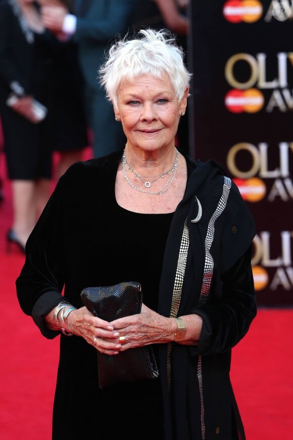 Dame Judi Dench à la cérémonie des Olivier Awards 2014 à Londres le 13 avril 2014