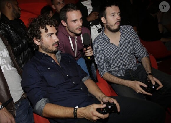 Maxime Musqua et Jérôme Niel - Soirée de lancement du jeu vidéo "FIFA 2015" à l'Opéra Garnier Restaurant à Paris le 22 septembre 2014.