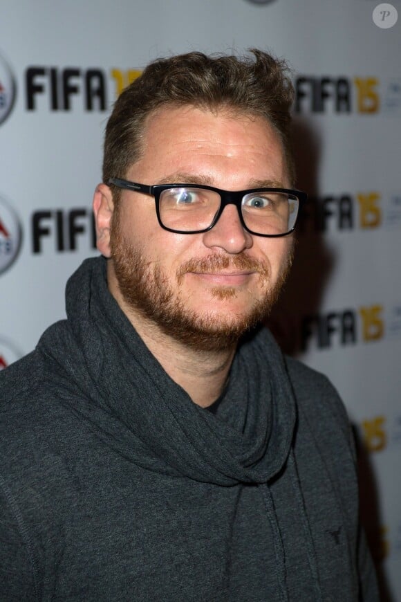 Clément l'incruste - Soirée de lancement du jeu vidéo "FIFA 2015" à l'Opéra Garnier Restaurant à Paris le 22 septembre 2014.