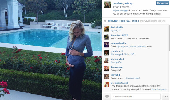 Paulina Gretzky, en couple avec Dustin Johnson, annonce sa grossesse sur Instagram le 24 septembre 2014. 