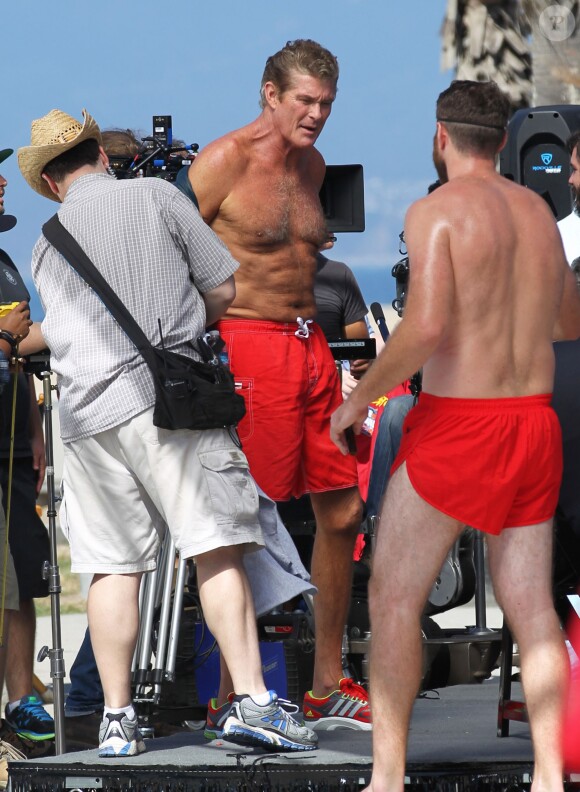 David Hasselhoff sur le plateau de tournage de Celebrity Death Pool aux côtés de Jon Lovitz et Ken Jeong à Venice Beach, le 23 septembre 2014