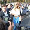 Rosie Huntington-Whiteley arrive au Grand Palais pour assister au défilé Chloé printemps-été 2015. Paris, le 28 septembre 2014.