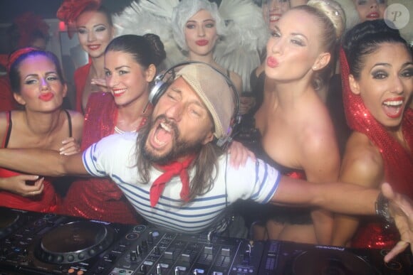 Exclusif - Bob Sinclar lors de la soirée Bob Sinclar "Paris by Night" au Queen le 19 septembre 2014