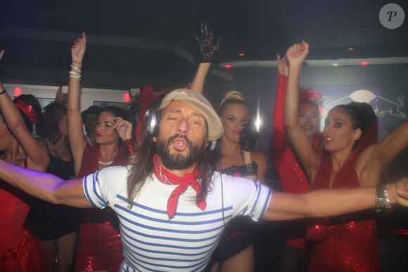 Exclusif - Bob Sinclar lors de la soirée Bob Sinclar "Paris by Night" au Queen le 19 septembre 2014
