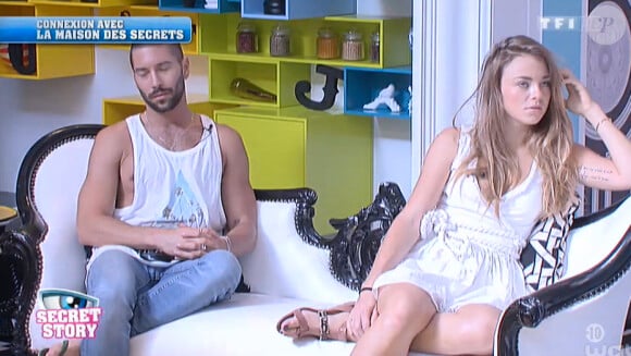 Steph et Sara dans "Secret Story 8" sur TF1, le 2 septembre 2014.