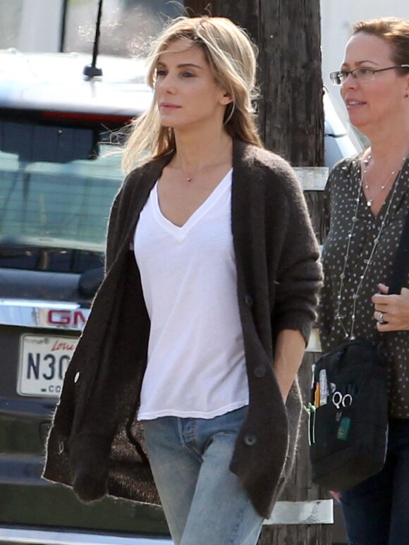 Exclusif - Sandra Bullock, blonde, lors de tests sur le tournage du film "Our Brand is Crisis" à la Nouvelle-Orléans, le 22 septembre 2014.