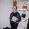 Karin Viard - Cocktail Roger Vivier en l'honneur de Ambra Medda, nouveau visage de la collection Automne Hiver 2014-2015, dans la boutique Roger Vivier rue Saint-Honoré à Paris, lors de la Fashion Week, le 30 septembre 2014.