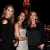 Camille Lou, Sofia Essaïdi et Claire Keim lors de la soirée de lancement de l'album Forever Gentlemen 2 le 1er octobre 2014 à bord de la péniche Le Paris, au pied de la Tour Eiffel. Sortie du disque le 20 octobre.