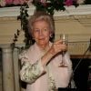 Deborah Cavendish (née Mitford), duchesse douairière du Devonshire, ici en mars 2010 à Londres, est décédée à 94 ans le 24 septembre 2014. Ses funérailles ont été célébrées le 2 octobre à Chatsworth.