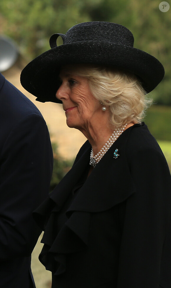 Camilla Parker Bowles aux funérailles de Deborah Cavendish, née Mitford, duchesse douairière du Devonshire, le 2 octobre 2014 à Chatsworth.