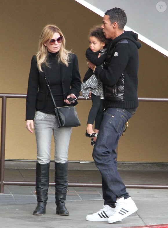 Ellen Pompeo et son mari Chris Ivery emmenent leur fille Stella chez une amie à Los Angeles, le 8 décembre 2013.
