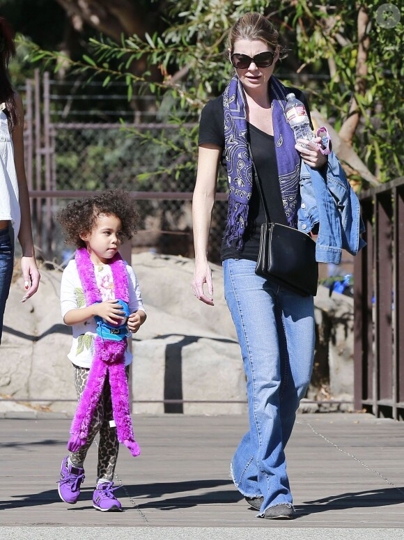 Exclusif - Ellen Pompeo emmène sa fille au zoo de Los Angeles, le 2 novembre 2013. 