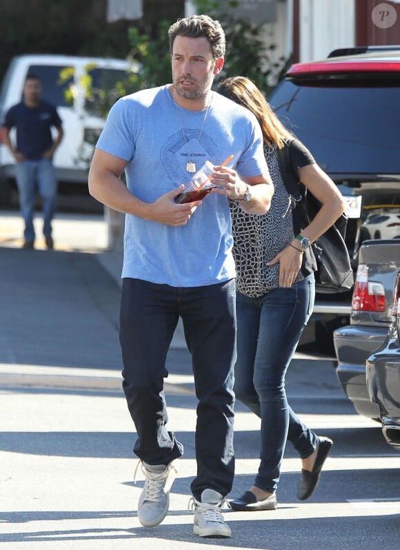 Ben Affleck emmène Jennifer Garner prendre le petit déjeuner à Brentwood, le 3 octobre 2014.
