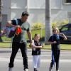 Ben Affleck avec ses filles Violet et Seraphina à Brentwood, Los Angeles, le 1er octobre 2014.