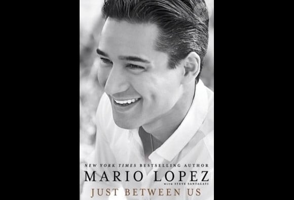 Mario Lopez s'est livré comme jamais dans un livre-autobiographique, Just Between Us, disponible depuis le 30 septembre 2014 aux Etats-Unis.