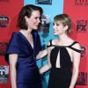 Sarah Paulson et Emma Roberts - Avant-première de la saison 4 d'American Horror Story, intitulée "Freak Show", au Chinese Theatre à Los Angeles, le 5 octobre 2014.