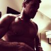 Benjamin Castaldi pose torse nu sur son compte Instagram. Octobre 2014.